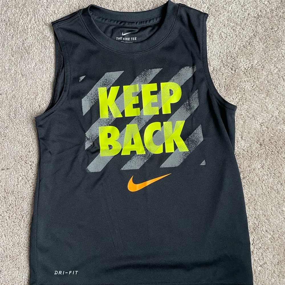 Boys Nike sleeveless shirt, size 6